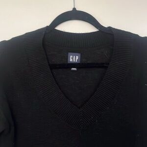 Gap v neck sweater